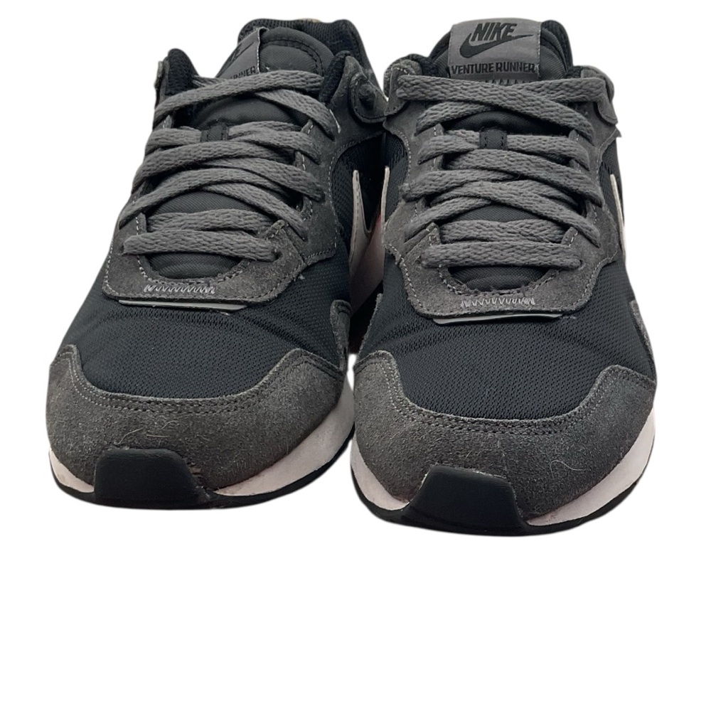 Nike venture runner Black‎ and Red Sneakers with Durable Sole size 8.5